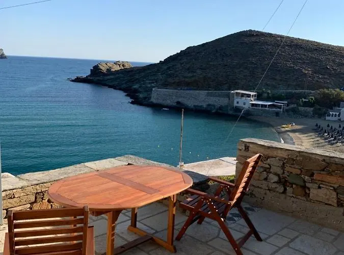 Ikia Wide Wild Summer House